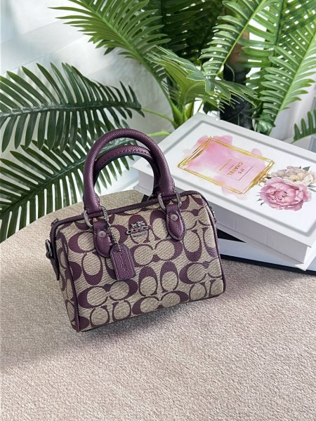 حقيبة كوتش مختومة  قاعدة 19 سم